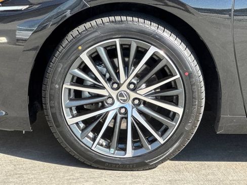 Used 2024 Lexus ES 300h w/ Premium Package FWD image 33