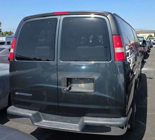 Used 2017 Chevrolet Express 3500 LT w/ LT Preferred Equipment Group RWD image 2