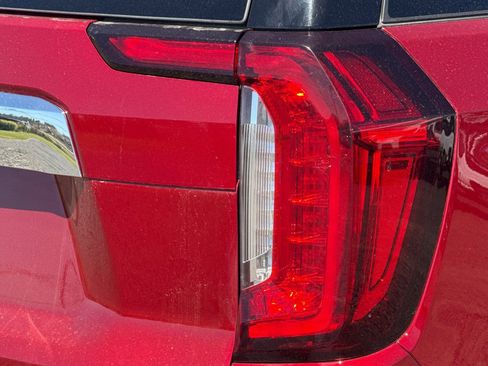Used 2024 GMC Yukon SLT AWD/4WD image 49
