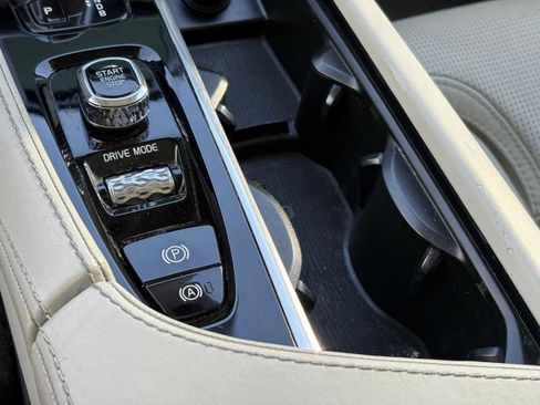 Used 2019 Volvo XC90 T8 Inscription w/ Advanced Package image 17
