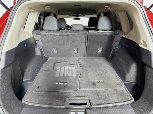 Used 2023 Nissan Rogue SV image 31