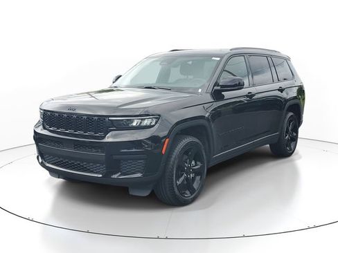 Used 2023 Jeep Grand Cherokee L Laredo AWD/4WD image 2