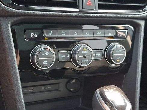 Certified 2022 Volkswagen Taos SEL AWD/4WD image 21