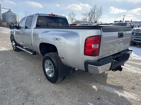 Used 2011 Chevrolet Silverado 3500 LTZ image 3