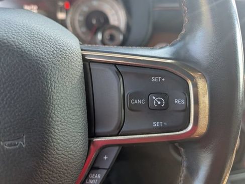 Used 2022 RAM 1500 Limited w/ Body-Colour Bumper Group AWD/4WD image 11