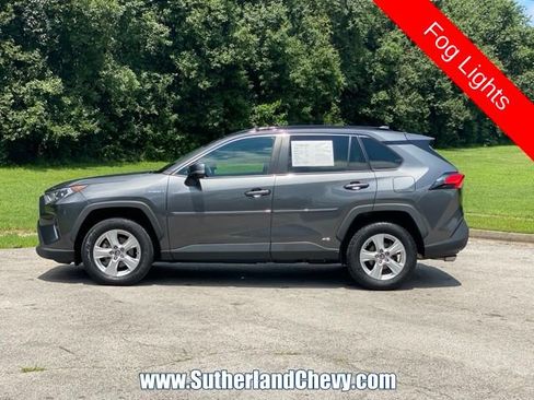 Used 2021 Toyota RAV4 XLE AWD/4WD image 4
