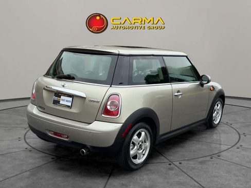 Used 2011 MINI Cooper Hardtop image 7