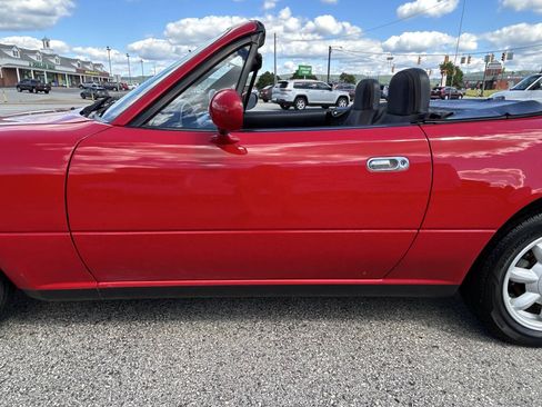 Used 1991 MAZDA MX-5 Miata RWD image 18