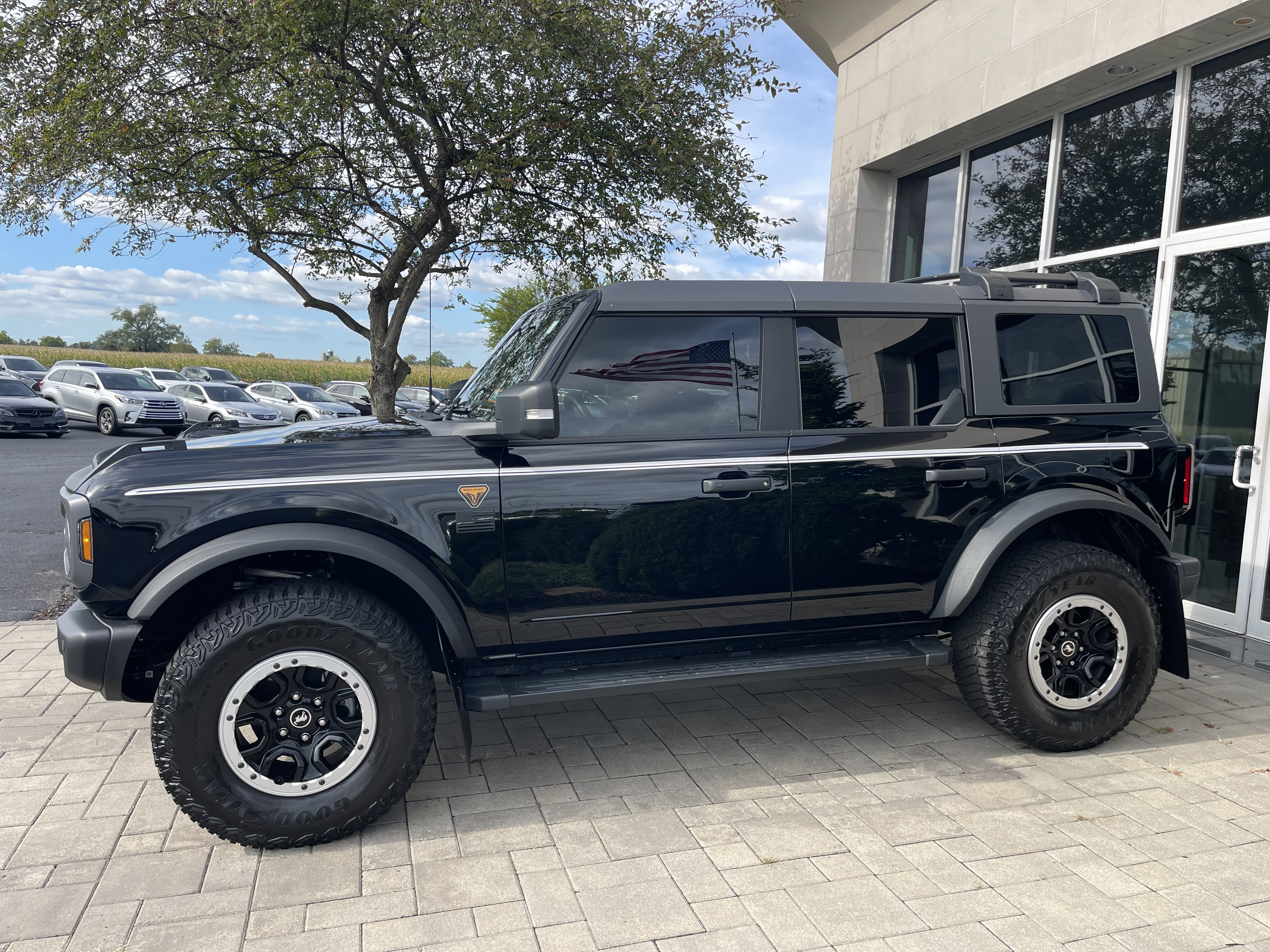 Used 2023 Ford Bronco Badlands w/ Sasquatch Package AWD/4WD image 5