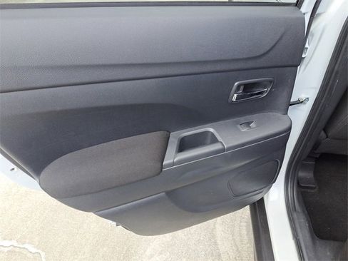 Used 2022 Mitsubishi Outlander Sport LE image 9