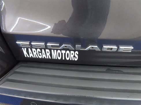 Used 2018 Cadillac Escalade ESV Platinum image 14