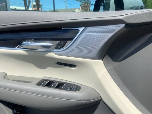 Used 2025 Cadillac XT6 Premium Luxury w/ Technology Package AWD/4WD image 24
