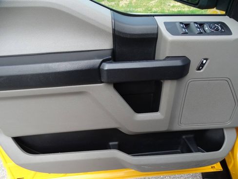 Used 2019 Ford F150 4x4 SuperCrew XL w/ Equipment Group 101A Mid image 12