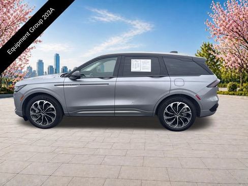 Used 2024 Lincoln Nautilus Reserve w/ Equipment Group 203A AWD/4WD image 3