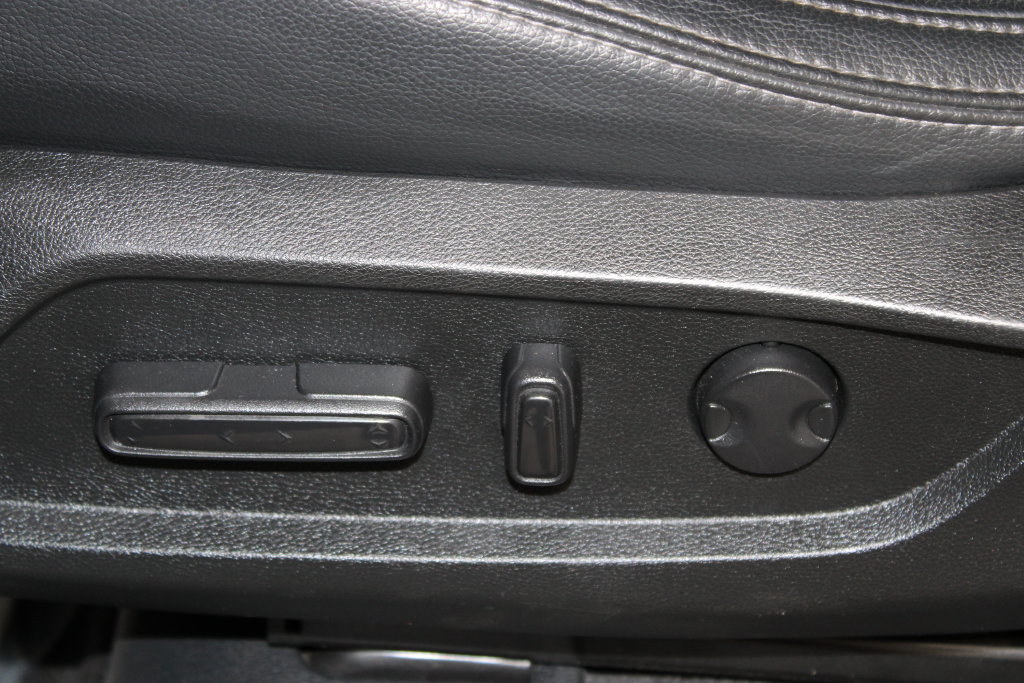 Used 2023 Honda Pilot Touring image 19