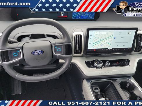 Certified 2025 Ford Expedition Active image 5