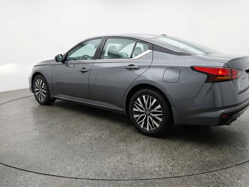 Used 2025 Nissan Altima 2.5 SV image 6