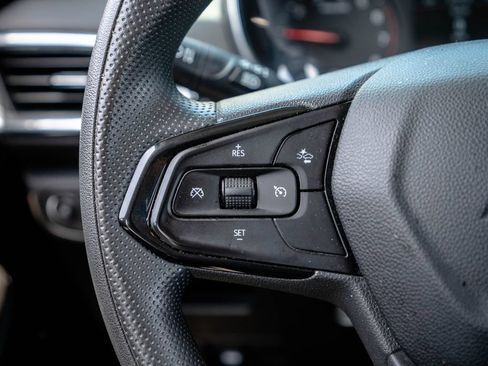 Used 2023 Chevrolet TrailBlazer LT FWD image 15
