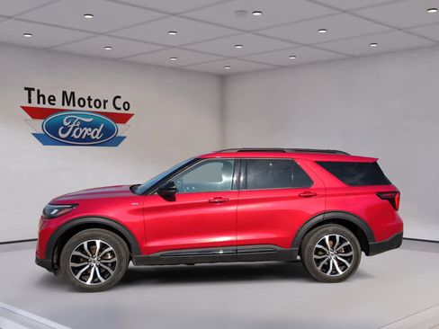 Used 2025 Ford Explorer ST-Line image 8