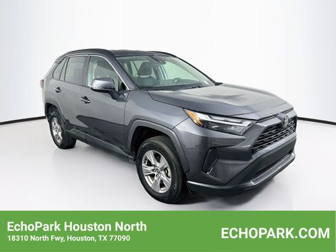 Used 2025 Toyota RAV4 XLE FWD image 1