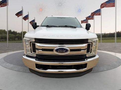 Used 2018 Ford F250 XLT w/ FX4 Off-Road Package image 2