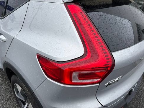 Used 2025 Volvo XC40 B5 Plus AWD/4WD image 11