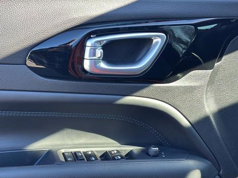 New 2026 Jeep Compass Latitude image 16