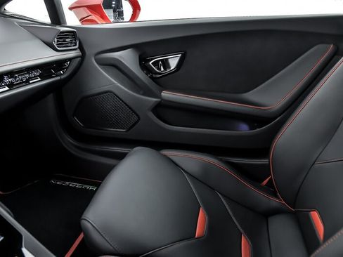 Used 2021 Lamborghini Huracan EVO RWD image 43