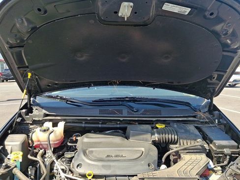 Used 2024 Chrysler Pacifica Touring-L image 27