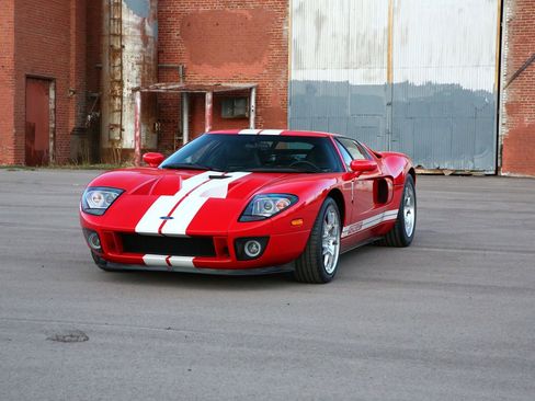 Used 2005 Ford GT image 13