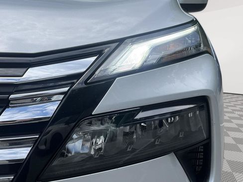 Certified 2025 Nissan Rogue SV AWD/4WD image 10