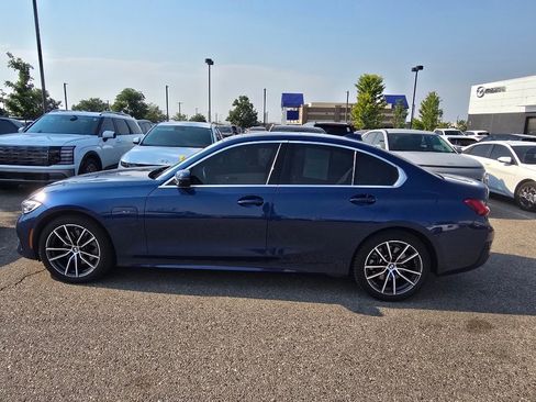 Used 2021 BMW 330e xDrive w/ Premium Package AWD/4WD image 6