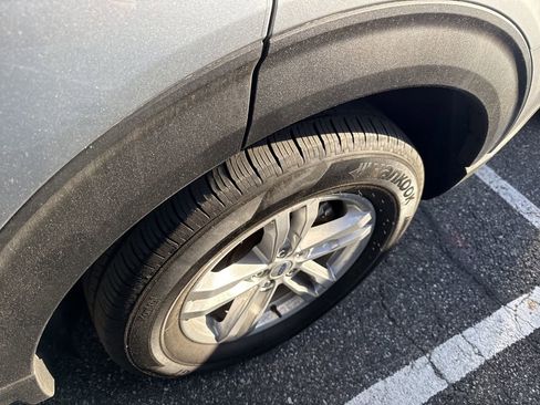 Used 2023 Ford Explorer XLT w/ Equipment Group 202A image 12