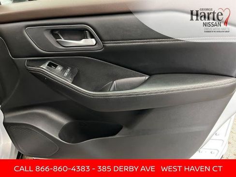 Certified 2023 Nissan Rogue SV w/ SV Premium B Package AWD/4WD image 18