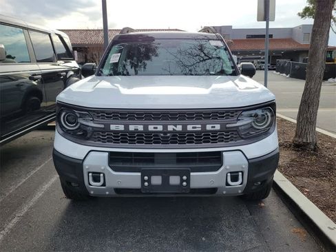 Used 2025 Ford Bronco Sport Badlands image 10