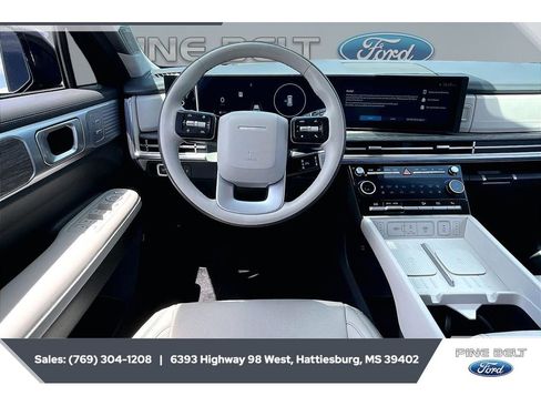 Used 2025 Hyundai Santa Fe Calligraphy FWD image 5