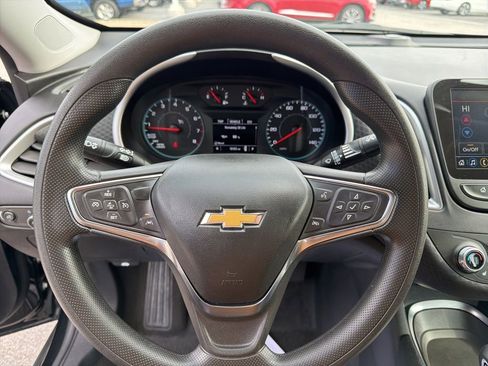 Used 2025 Chevrolet Malibu LT FWD image 21