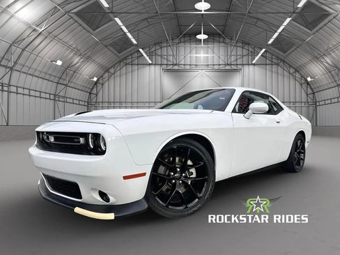 Used 2022 Dodge Challenger GT RWD image 9