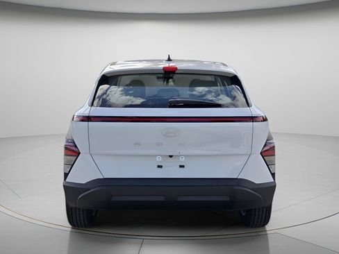 Used 2026 Hyundai Kona SE FWD image 4