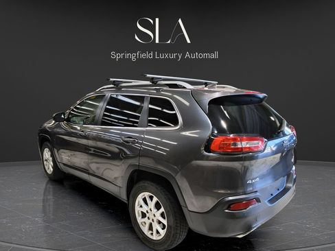 Used 2016 Jeep Cherokee Latitude w/ Cold Weather Group AWD/4WD image 8