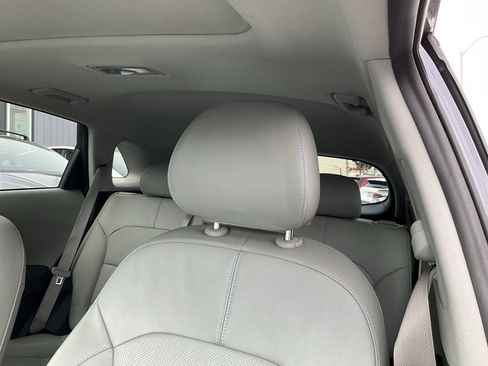 Used 2019 Kia Niro EX Premium w/ Sunroof Package image 17