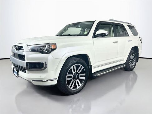 Used 2022 Toyota 4Runner Limited AWD/4WD image 2