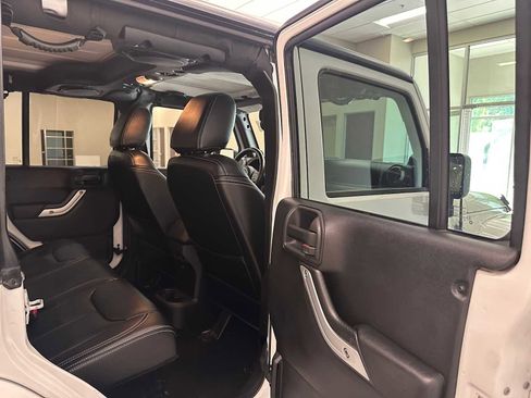 Used 2013 Jeep Wrangler Unlimited Sahara w/ Connectivity Group AWD/4WD image 24
