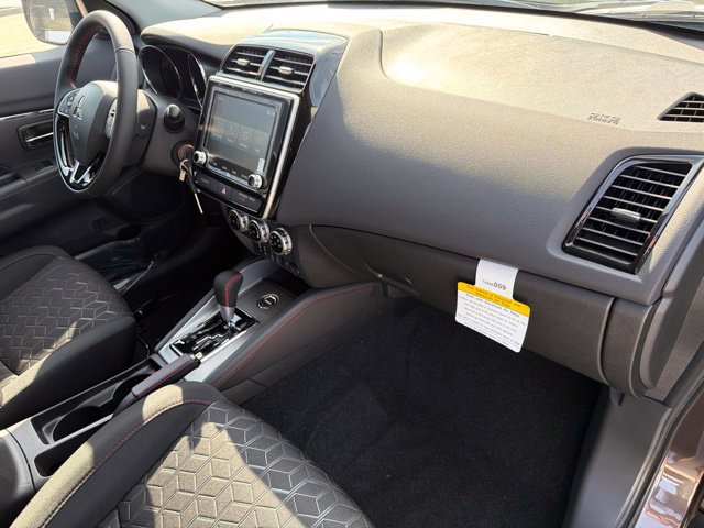 New 2027 Mitsubishi Outlander Sport LE AWD/4WD image 10
