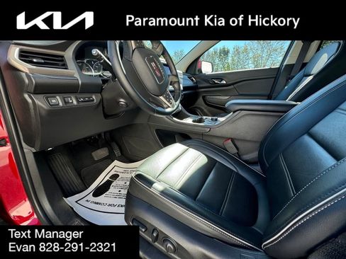 Used 2023 GMC Acadia Denali image 3