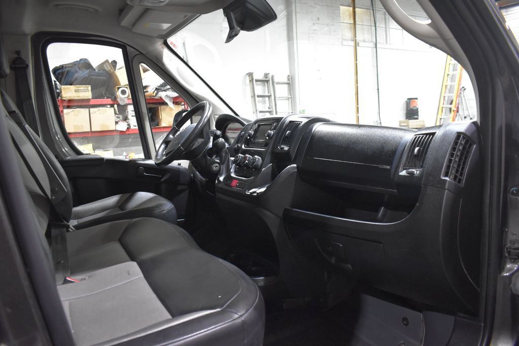 Used 2021 RAM ProMaster 2500 w/ Convenience Group FWD image 14