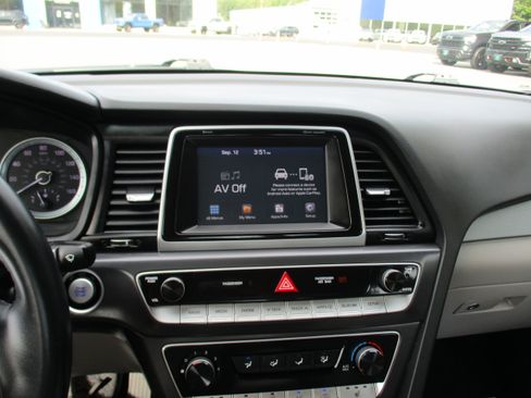 Used 2018 Hyundai Sonata SEL FWD image 15