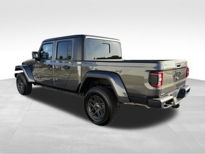 Used 2025 Jeep Gladiator Sport