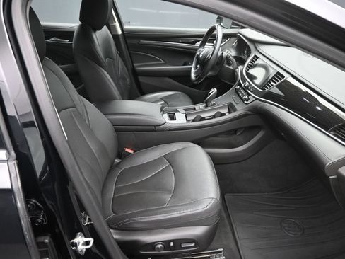 Used 2018 Buick LaCrosse Essence w/ Sun and Shade Package FWD image 11