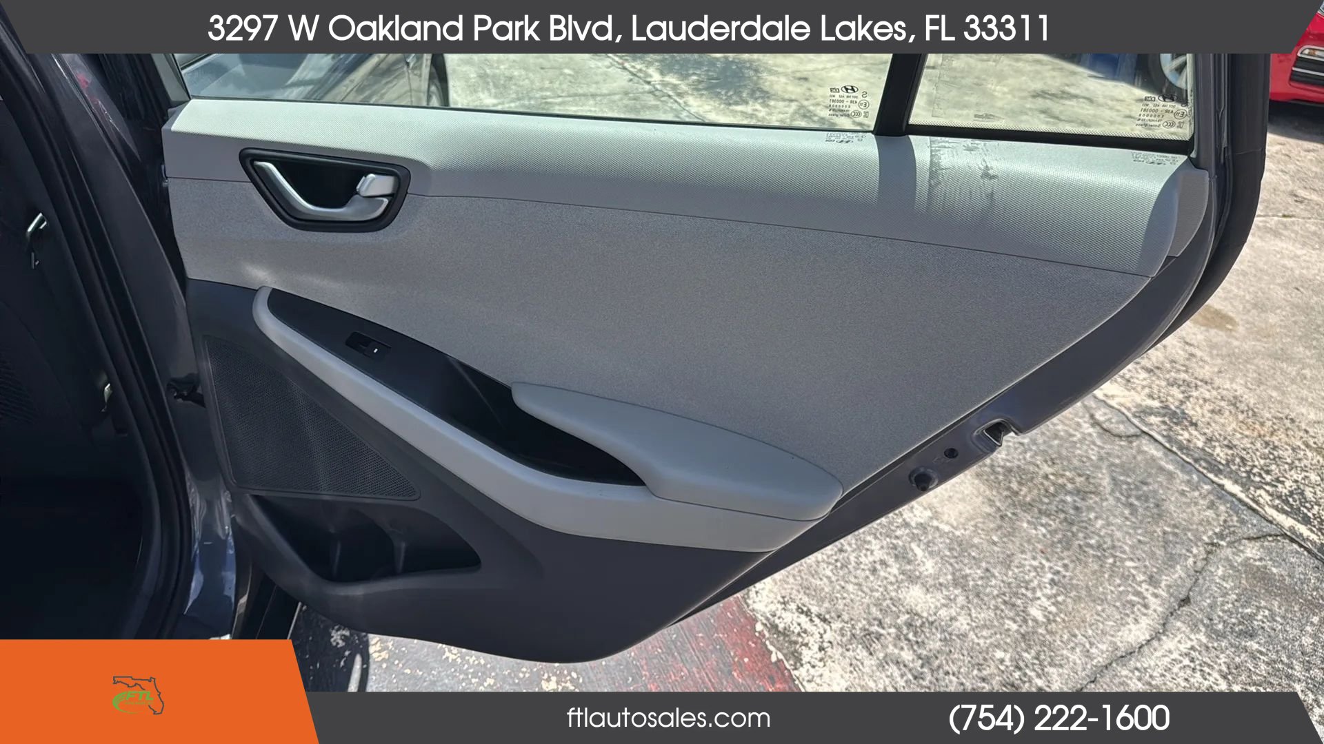 Used 2018 Hyundai Ioniq Blue FWD image 29